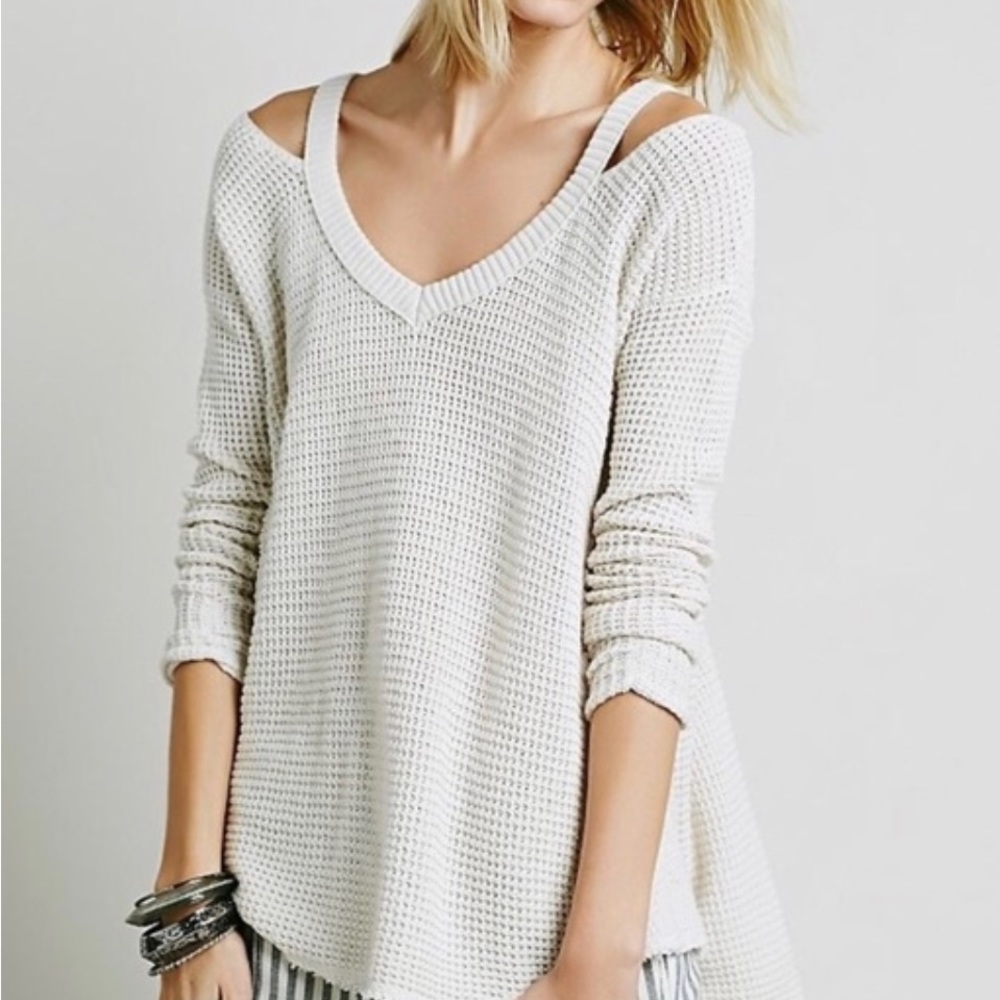 Free People Urban Outfitters Moonshine V-neck cream sweater small